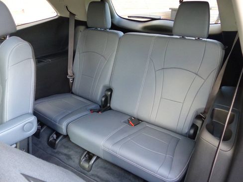Used 2021 Buick Enclave Essence w/ Sound and Sites Package AWD/4WD image 50