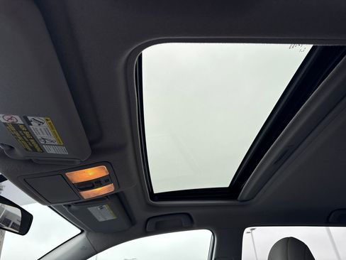 Used 2012 Toyota RAV4 4WD w/ Upgrade Value Pkg image 17