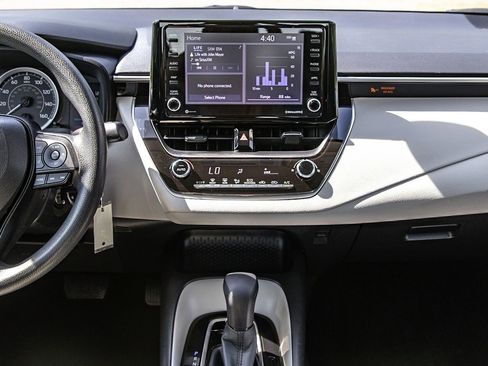 Used 2023 Toyota Corolla LE image 3