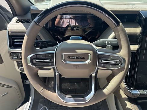 New 2026 GMC Yukon XL Denali w/ Denali Reserve Package image 11