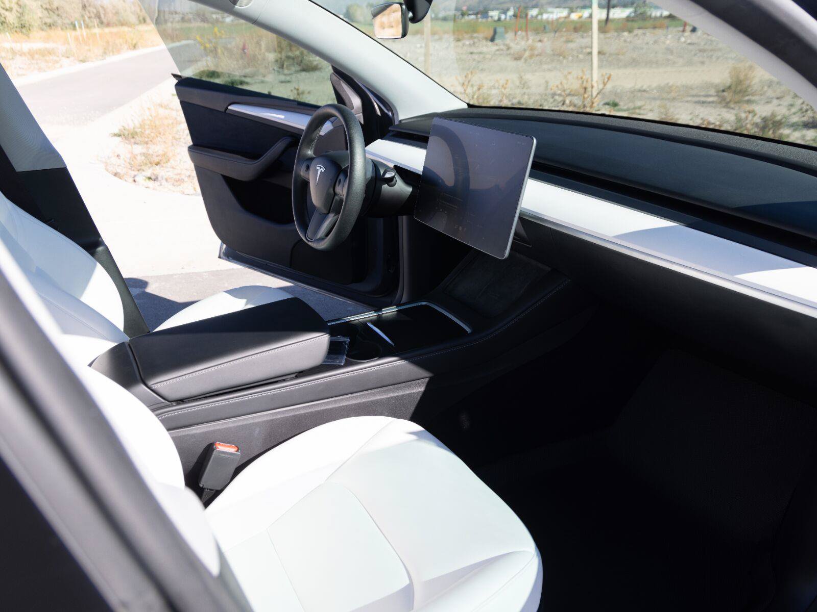 Used 2025 Tesla Model Y Long Range AWD/4WD image 21