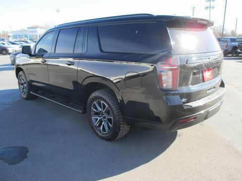 Used 2023 Chevrolet Suburban Z71 w/ Luxury Package image 8