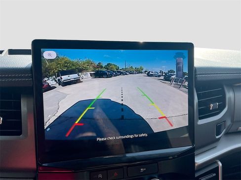 Used 2024 Ford Expedition Max XLT image 14