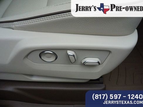 Used 2025 GMC Yukon XL Denali w/ Sun & Power Step Package image 26