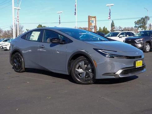 New 2026 Toyota Prius Plug-In Hybrid FWD image 6