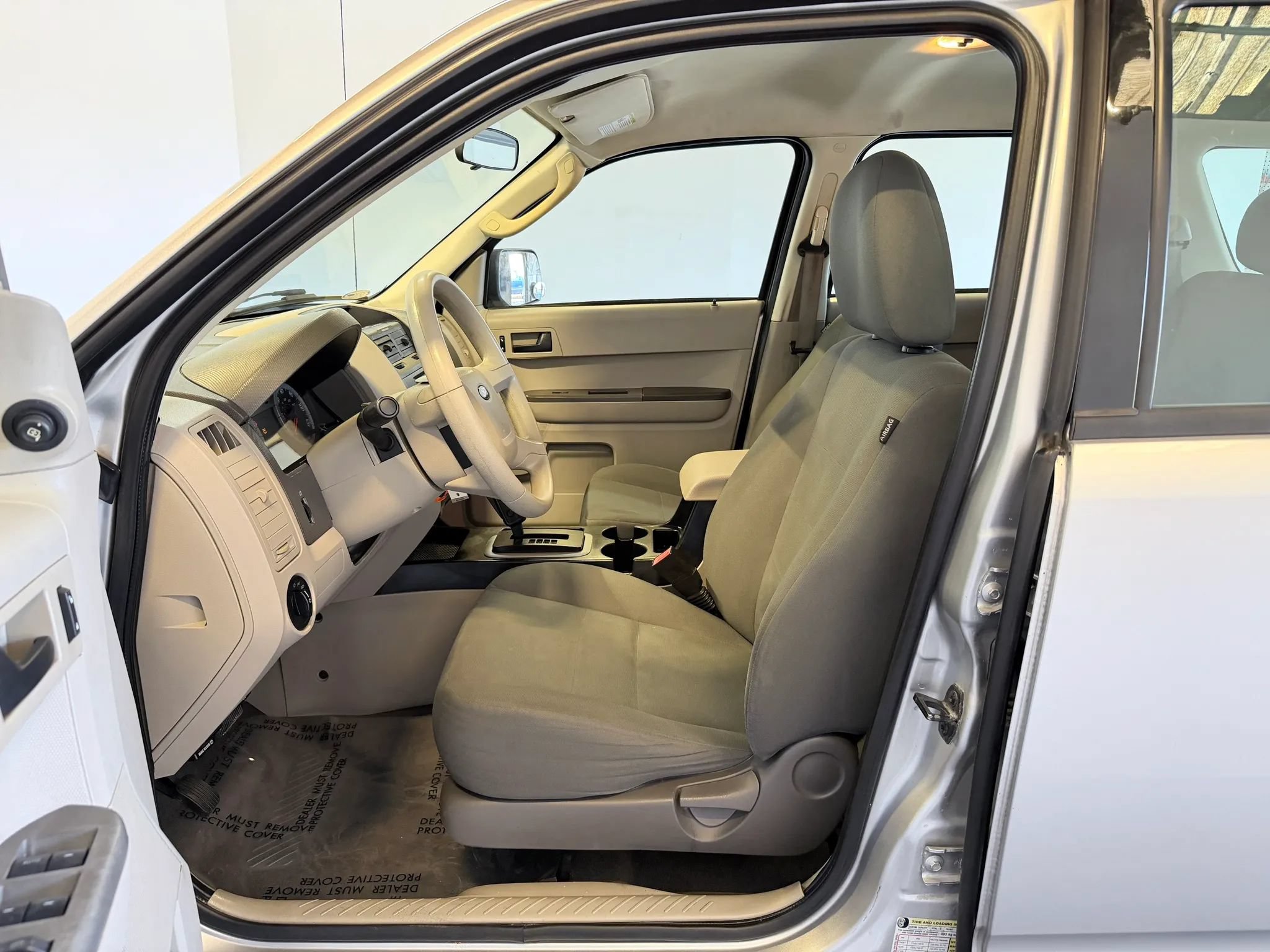 Used 2010 Ford Escape XLS FWD image 10