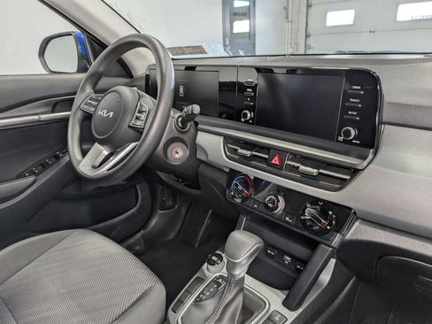 Used 2024 Kia Seltos LX AWD/4WD image 41