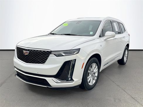 Used 2023 Cadillac XT6 Luxury image 3