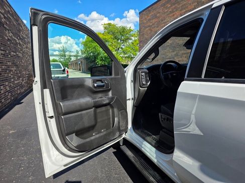 Used 2022 Chevrolet Silverado 1500 Custom AWD/4WD image 17
