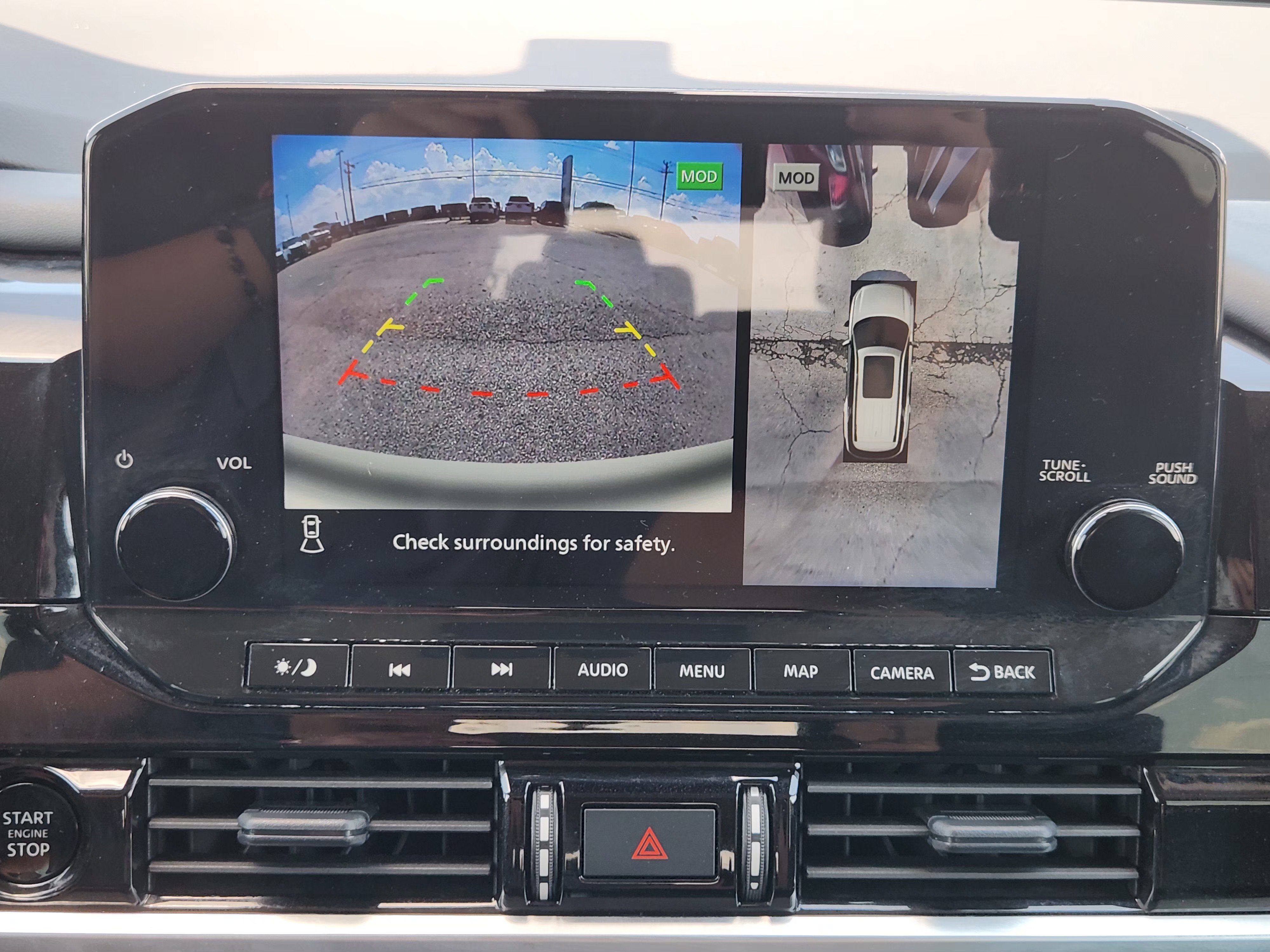 Used 2025 Nissan Pathfinder SL FWD image 18