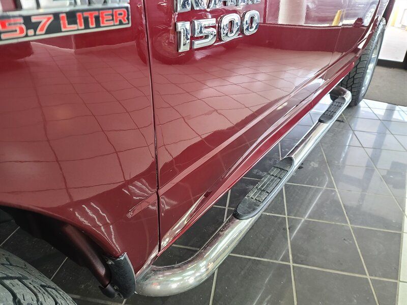 Used 2017 RAM 1500 Express AWD/4WD image 32