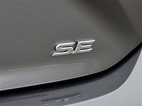 Used 2025 Toyota Camry SE image 30