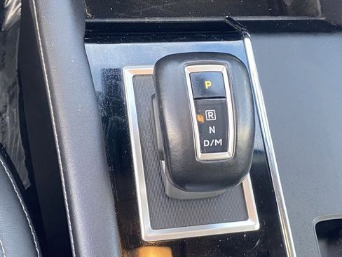 Used 2023 Mitsubishi Outlander SE image 28