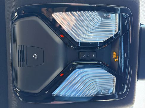 Used 2019 BMW 330i xDrive Sedan w/ Convenience Package image 17