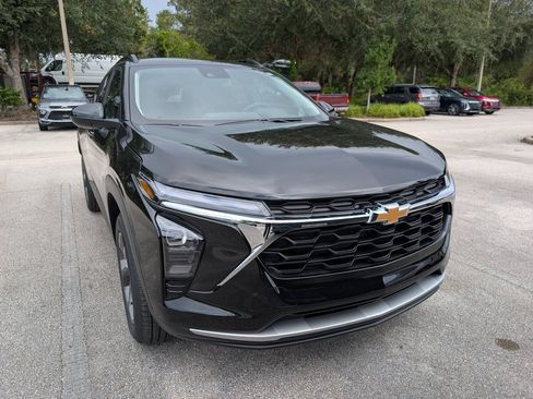 New 2026 Chevrolet Trax LT w/ Driver Confidence Package image 2