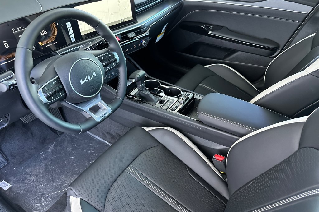 New 2027 Kia K5 GT-Line AWD/4WD image 4