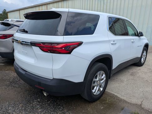 Used 2023 Chevrolet Traverse LS FWD image 5