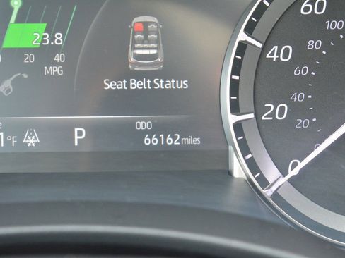 Used 2023 Toyota Highlander XLE image 14