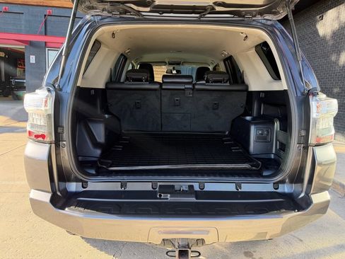 Used 2018 Toyota 4Runner SR5 Premium AWD/4WD image 21