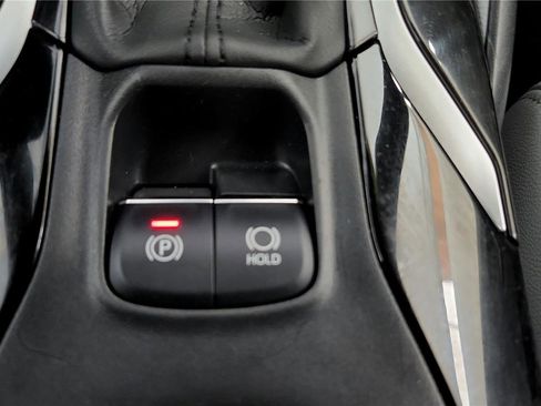 Certified 2021 Toyota Corolla XSE FWD image 31