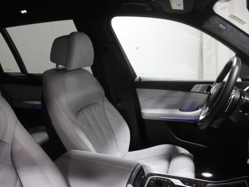 Used 2026 BMW X7 xDrive40i AWD/4WD image 37