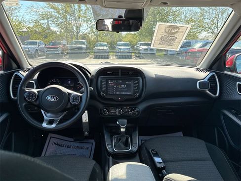 Used 2020 Kia Soul S image 10