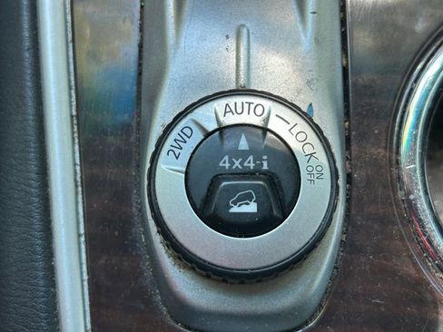 Used 2015 Nissan Pathfinder Platinum image 30