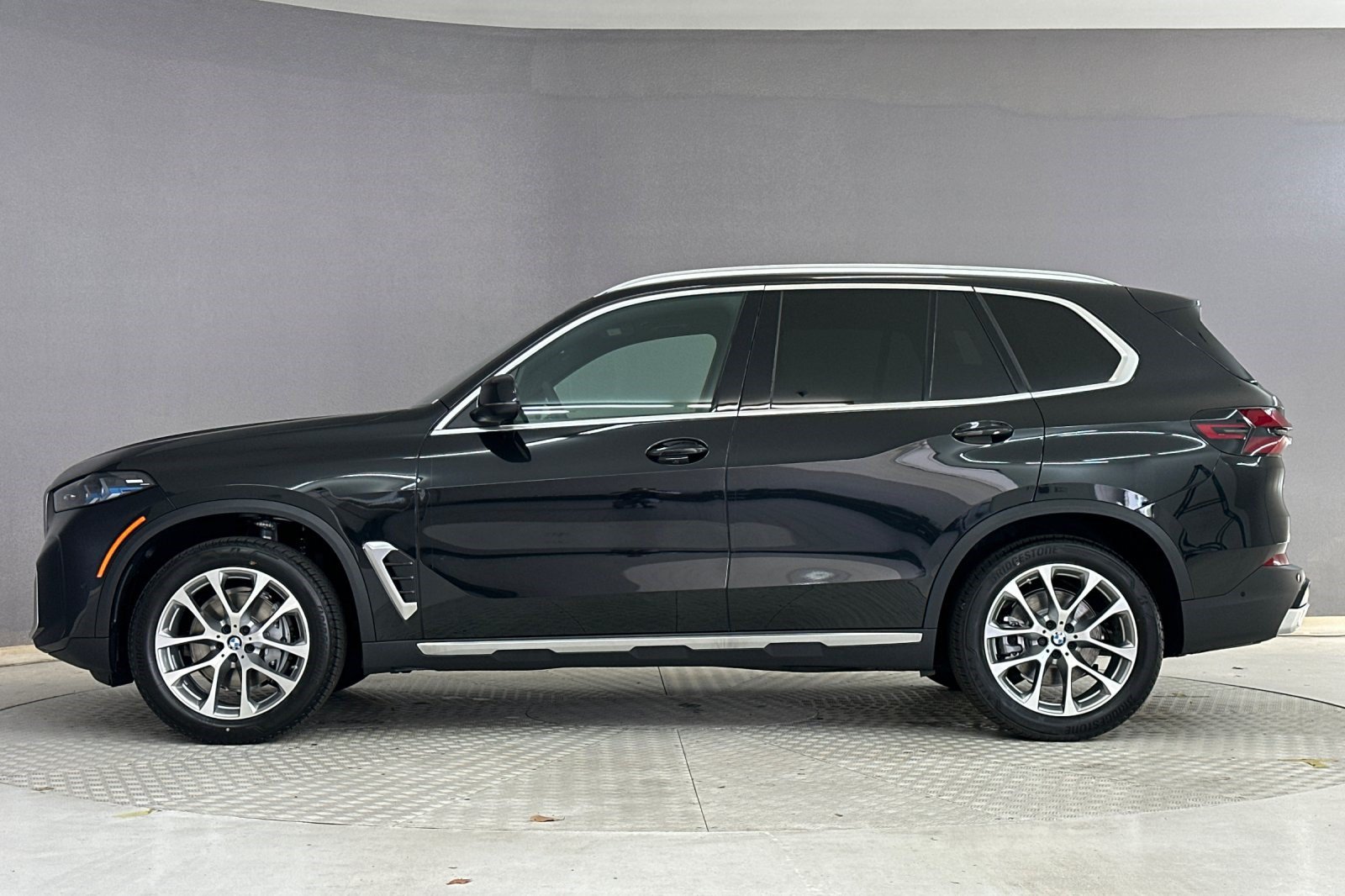 New 2026 BMW X5 sDrive40i w/ Premium Package RWD image 2