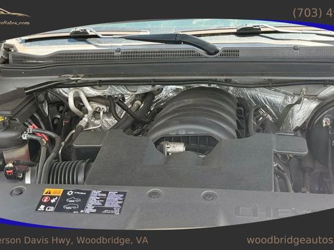 Used 2016 Chevrolet Suburban LT AWD/4WD image 38