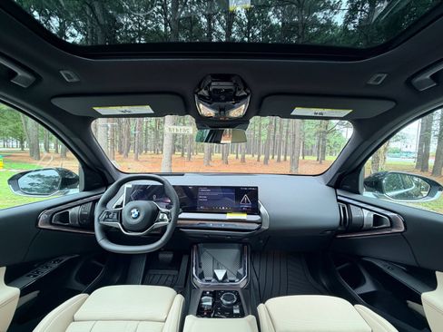 New 2026 BMW X3 xDrive30i w/ Premium Package AWD/4WD image 2