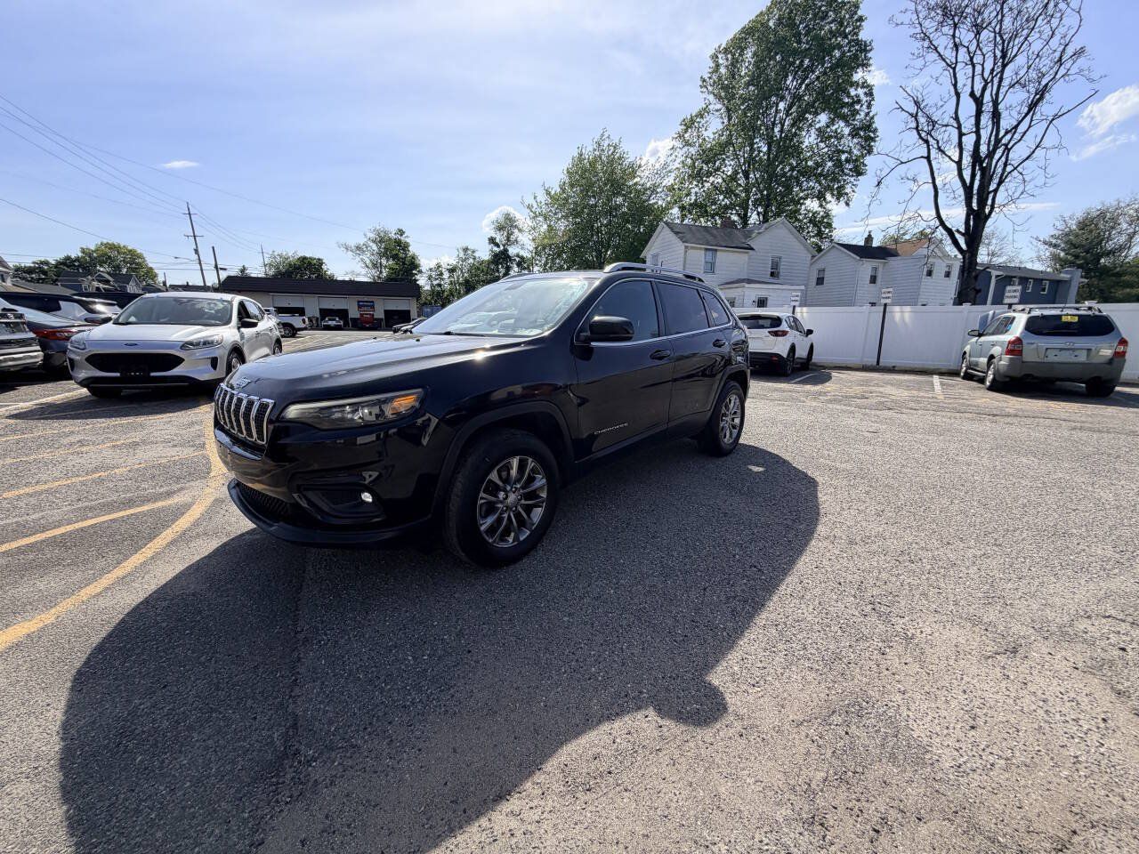 Used 2019 Jeep Cherokee Latitude Plus w/ Cold Weather Group AWD/4WD image 37