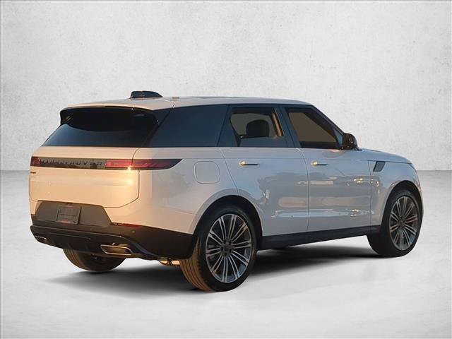 New 2027 Land Rover Range Rover Sport SE AWD/4WD image 2