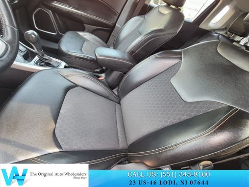 Used 2019 Jeep Compass Latitude w/ Popular Equipment Group AWD/4WD image 14