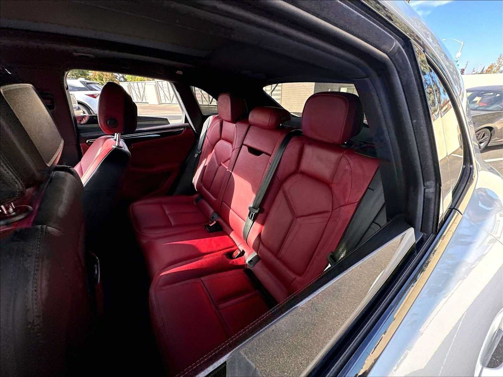 Used 2022 Porsche Macan S AWD/4WD image 27