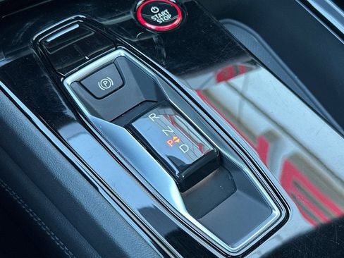 Used 2022 Audi e-tron GT Premium Plus image 21