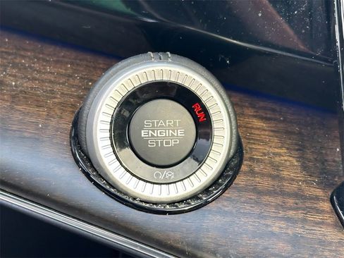 Used 2022 Jeep Grand Wagoneer Series II w/ Convenience Group III image 13