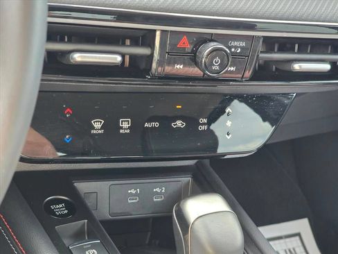 Used 2025 Nissan Kicks SR FWD image 17