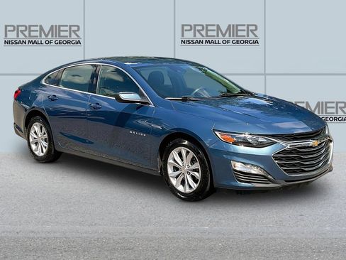 Used 2025 Chevrolet Malibu LT FWD image 3