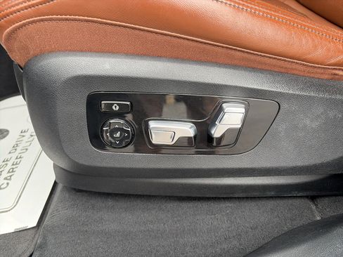 Used 2021 BMW X7 M50i AWD/4WD image 14
