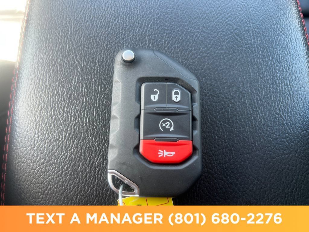 Used 2024 Jeep Wrangler Unlimited Rubicon AWD/4WD image 27