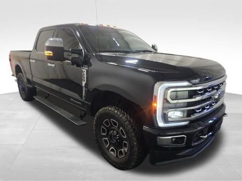 Used 2024 Ford F250 Platinum AWD/4WD image 2