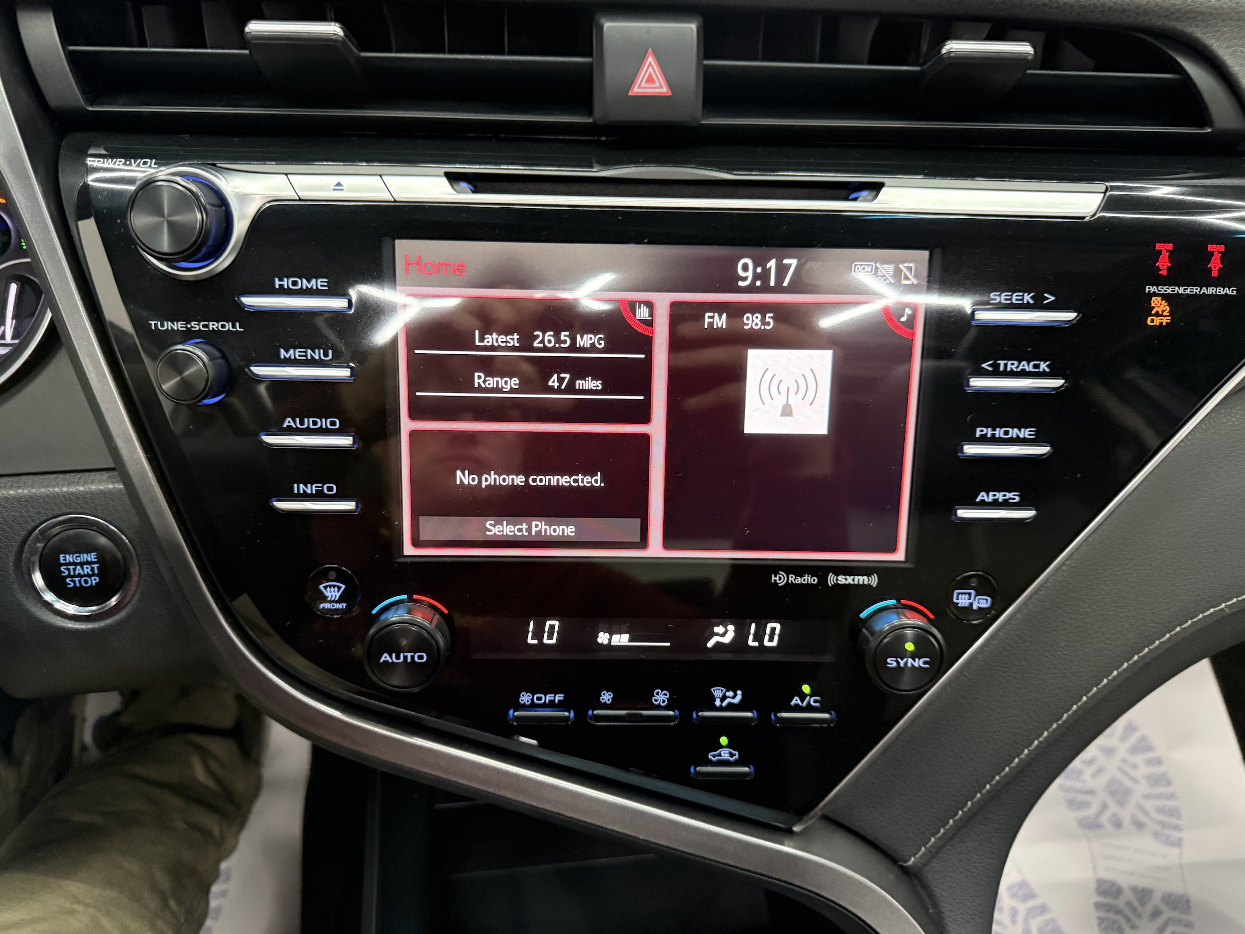 Used 2018 Toyota Camry FWD image 14