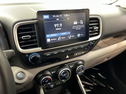 Used 2025 Hyundai Venue SEL FWD image 18