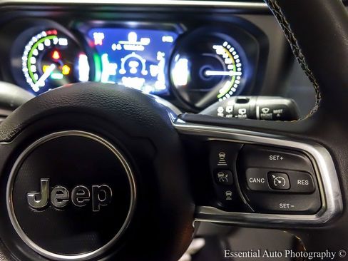 Used 2024 Jeep Wrangler Unlimited Sahara w/ Technology Group image 19