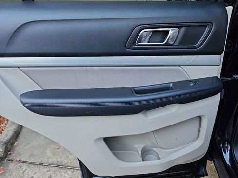 Used 2019 Ford Explorer 4WD w/ Class III Trailer Tow Package image 25