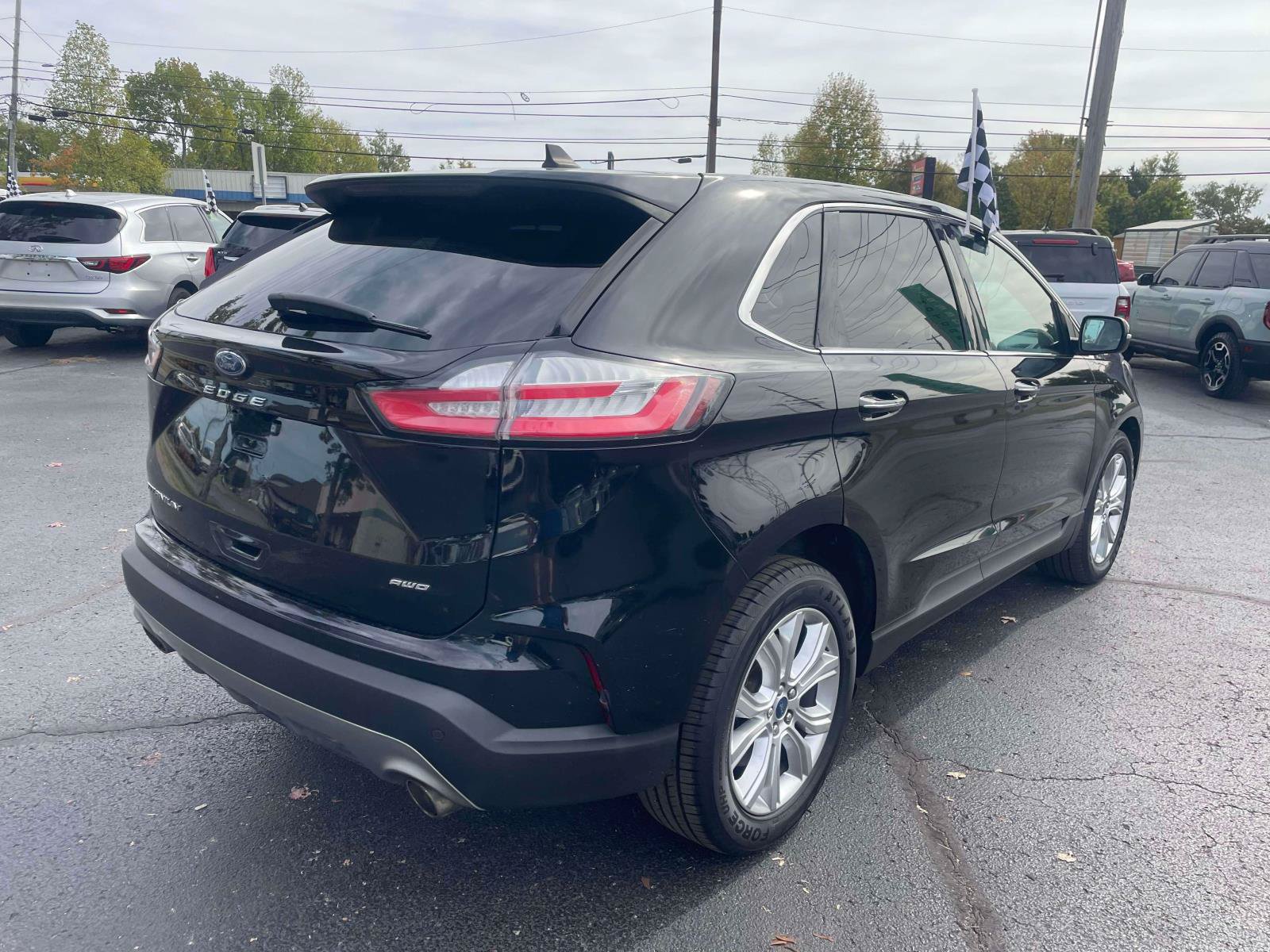 Used 2022 Ford Edge Titanium w/ Equipment Group 301A AWD/4WD image 8