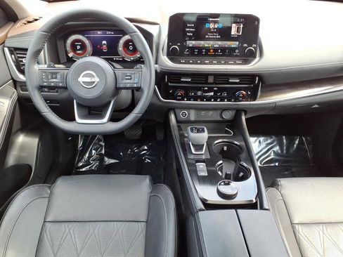 Certified 2023 Nissan Rogue Platinum w/ Platinum Premium Package AWD/4WD image 16
