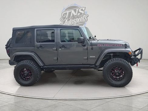 Used 2017 Jeep Wrangler Unlimited Rubicon AWD/4WD image 4