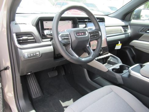 New 2026 GMC Terrain Elevation w/ Technology Package II FWD image 17