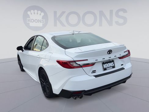 Used 2025 Toyota Camry LE AWD/4WD image 10